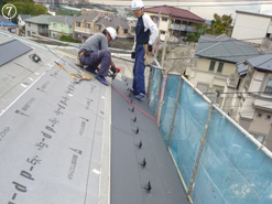 屋根リフォーム 施工中風景