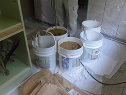 キッチン、リビング、浴室、洗面、珪藻土、内装、フロア、建具、塗装ほか 施工中風景