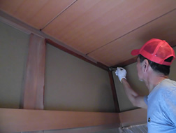 キッチン、リビング、浴室、洗面、珪藻土、内装、フロア、建具、塗装ほか 施工中風景