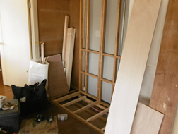 キッチン、リビング、浴室、洗面、珪藻土、内装、フロア、建具、塗装ほか 施工中風景